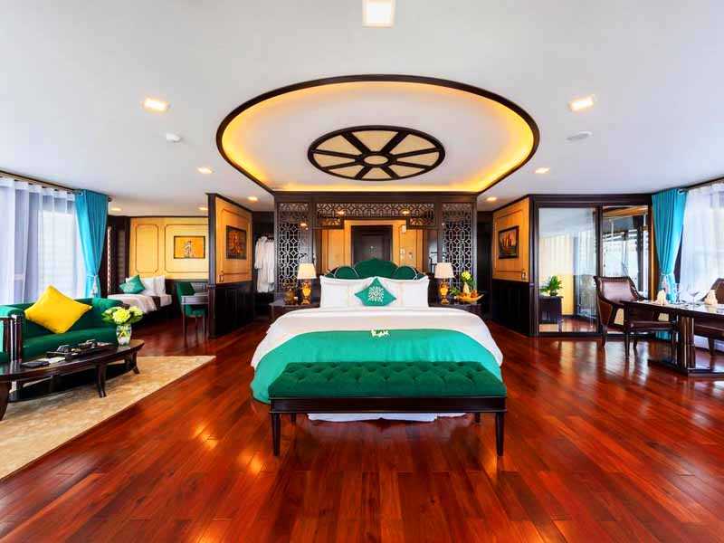 Queen Regent Suite - 2 Pax/ Cabin (Location: 2nd Deck - Private Balcony & Jacuzzi in suite)