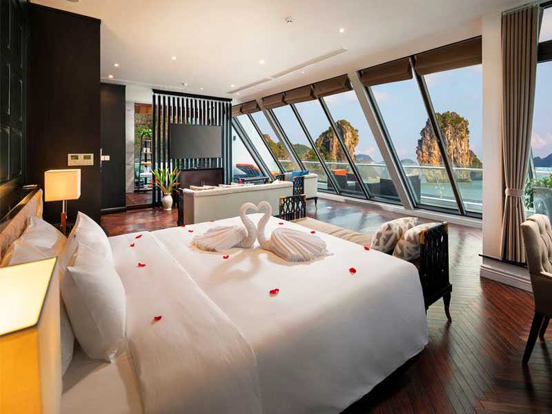 Presiden Suite - 2 Pax/ Cabin (Location: 3rd Deck - Large Private Sun Terrace)