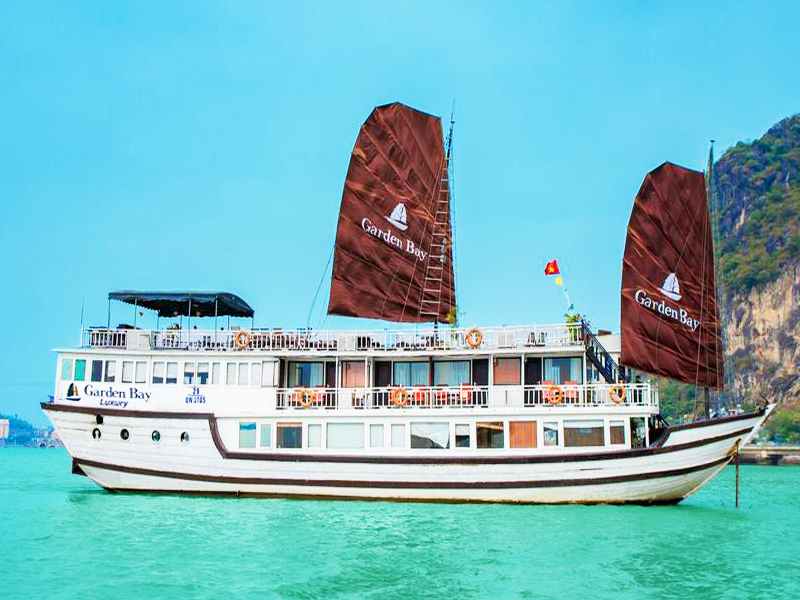 Garden Bay Luxury Cruise