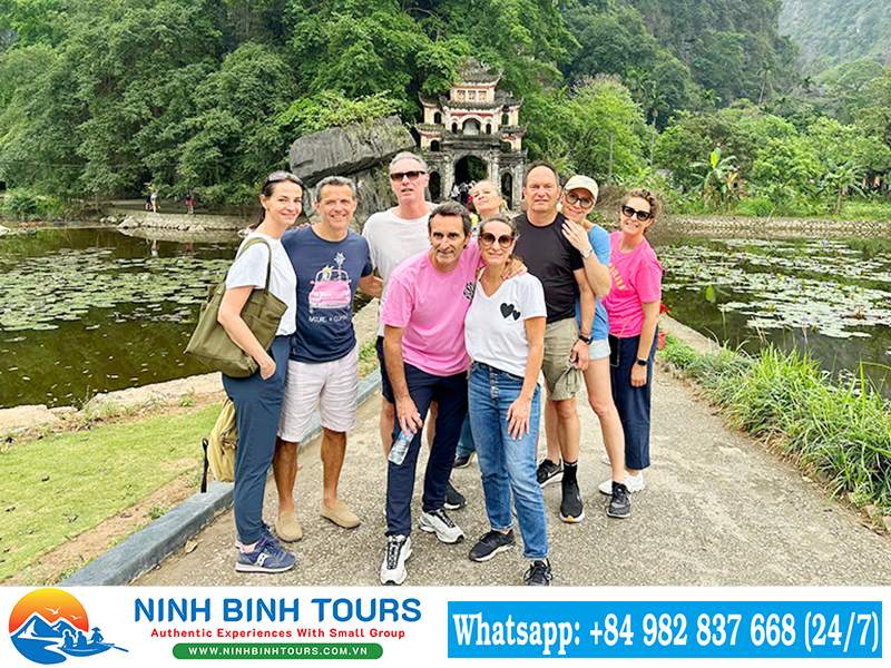 Ninh Binh Group Tour 1 Day - Max 9 Pax in Limousine Dcar - Visit: Hoa Lu - Tam Coc - Mua Cave - Bich Dong Pagoda - Departure From Hanoi (Highly Recommended)