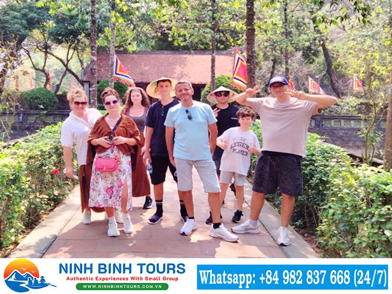 Ninh Binh Group Tour 1 Day - Max 9 Pax in Limousine Dcar - Visit: Hoa Lu - Trang An - Mua Cave - Bich Dong Pagoda - Departure From Hanoi