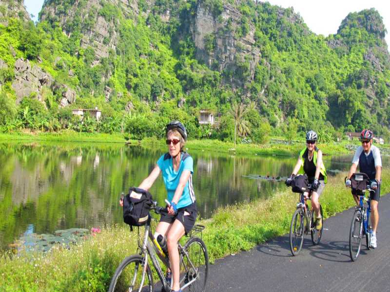 Ninh Binh Private Tours - Visit: Hoa Lu - Tam Coc - Bich Dong Pagoda - 1 Day Tour - Departure From Ninh Binh