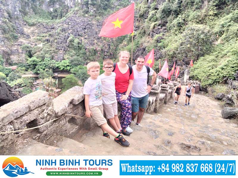 Ninh Binh Private Tour - 1 Day - Visit: Hoa Lu - Tam Coc - Mua Cave - Departure from Ninh Binh